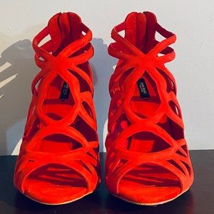 Women's Sz. 9 Red Hot Shoes - Zara